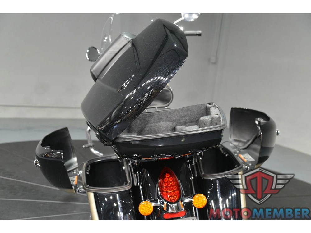 2022 Indian Motorcycle Springfield® Black Metallic/dirt Track Tan alt