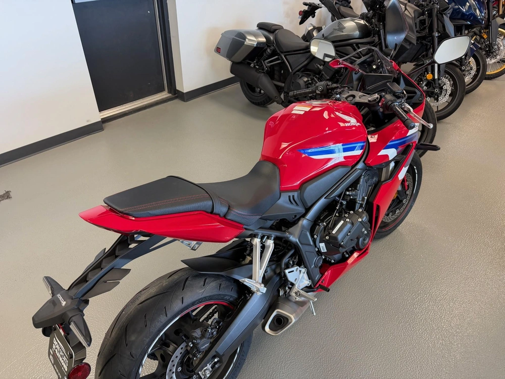 Honda Cbr650ract 2026 alt