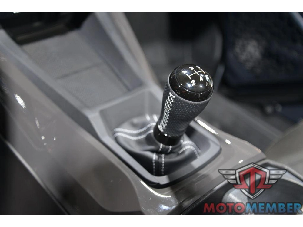 2025 Slingshot Slingshot® R alt