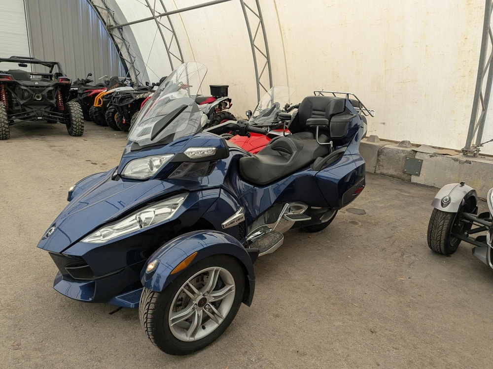 2011 Can-am Spyder Rt Audio & Convenience alt
