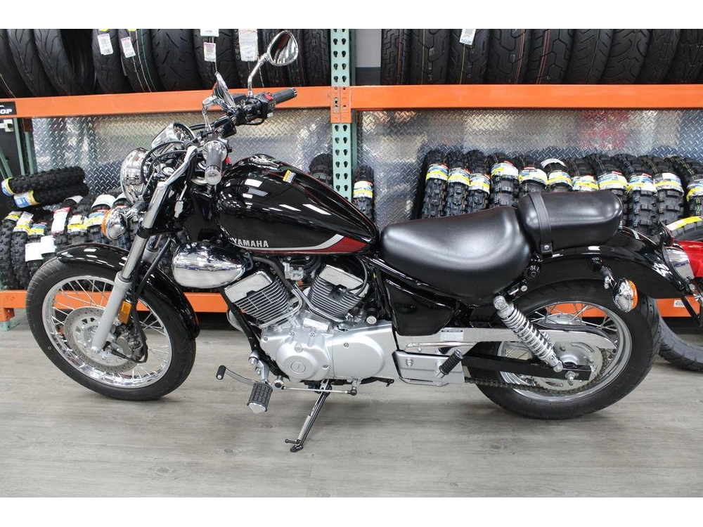 2025 Yamaha V Star 250 alt