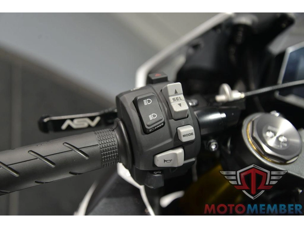 2026 Honda Cbr1000rr alt