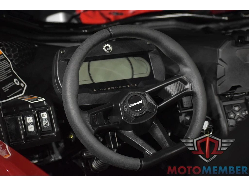 2025 Can-am Maverick X3 Ds Turbo Fiery Red & Hyper Silver alt