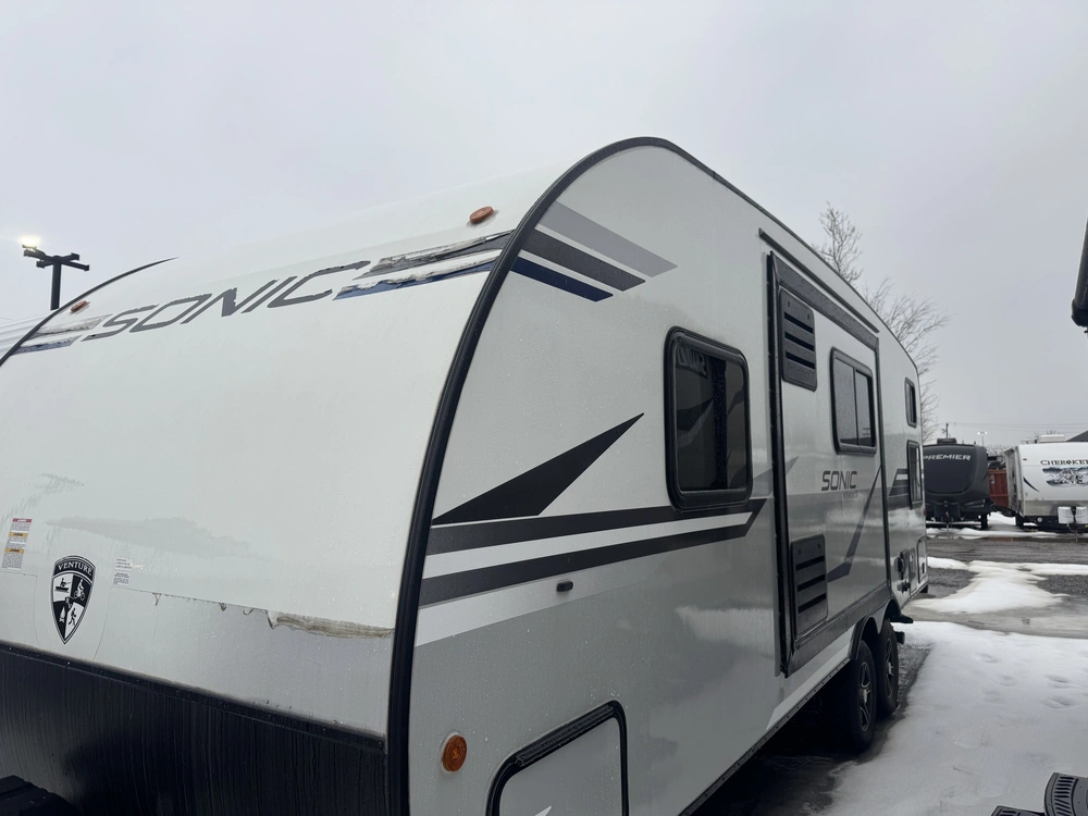 2021 Venture Rv Sonic 211vdbx alt