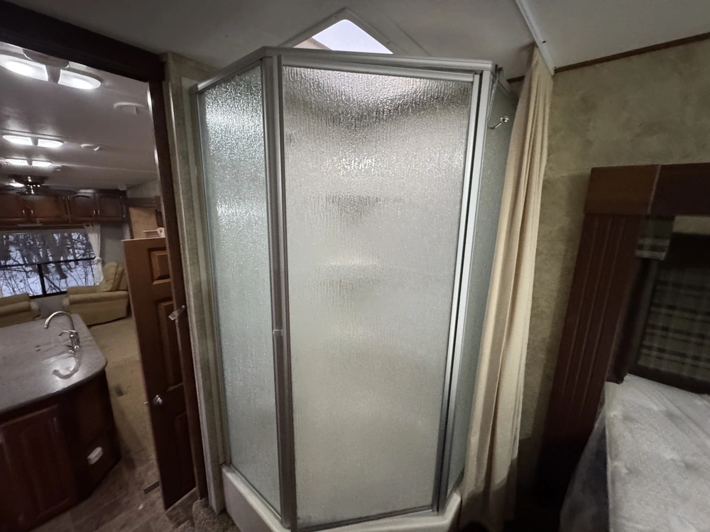 Keystone Rv Avalanche 290rls 2011 alt