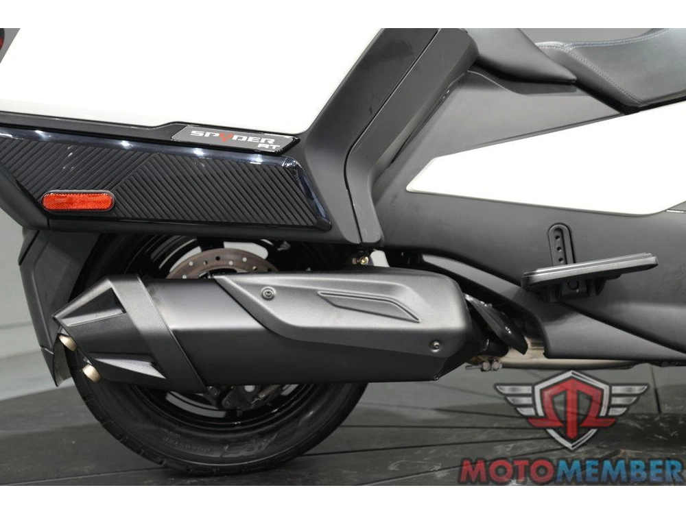 2026 Can-am Spyder Rt alt