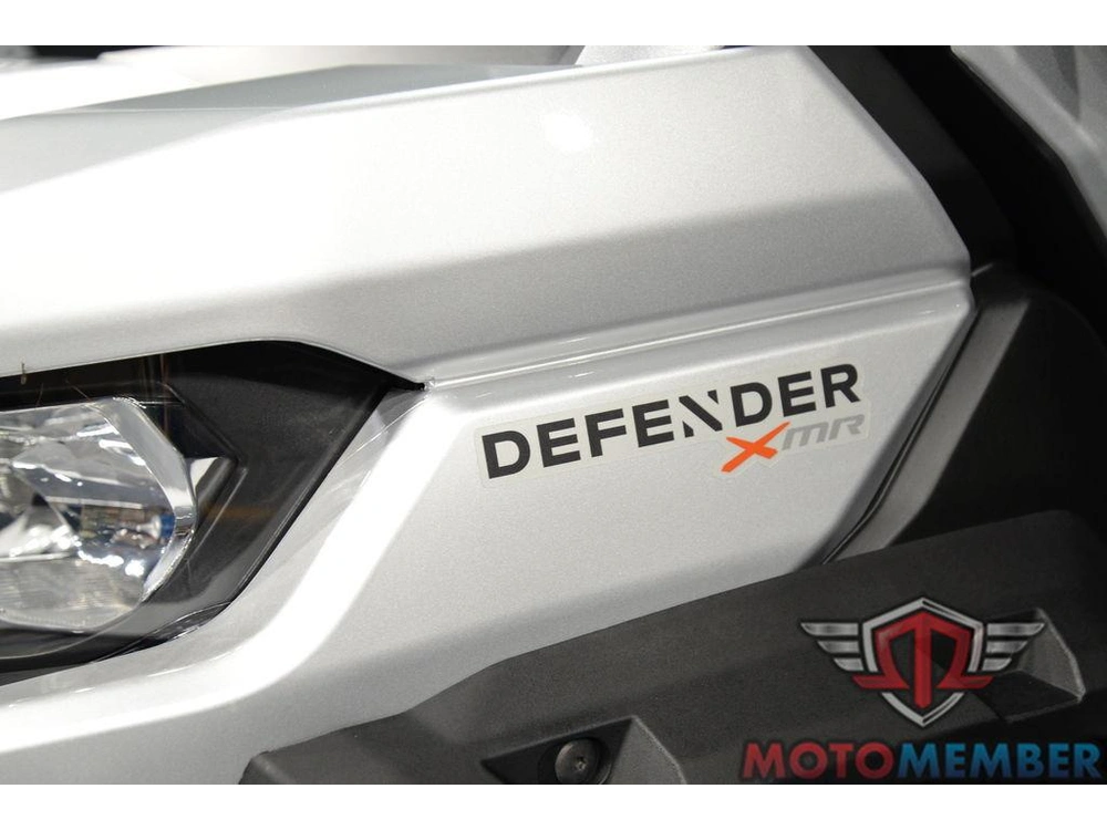 2025 Can-am Defender X Mr With Half-doors Hd10 Hyper Silver & Legion Red alt