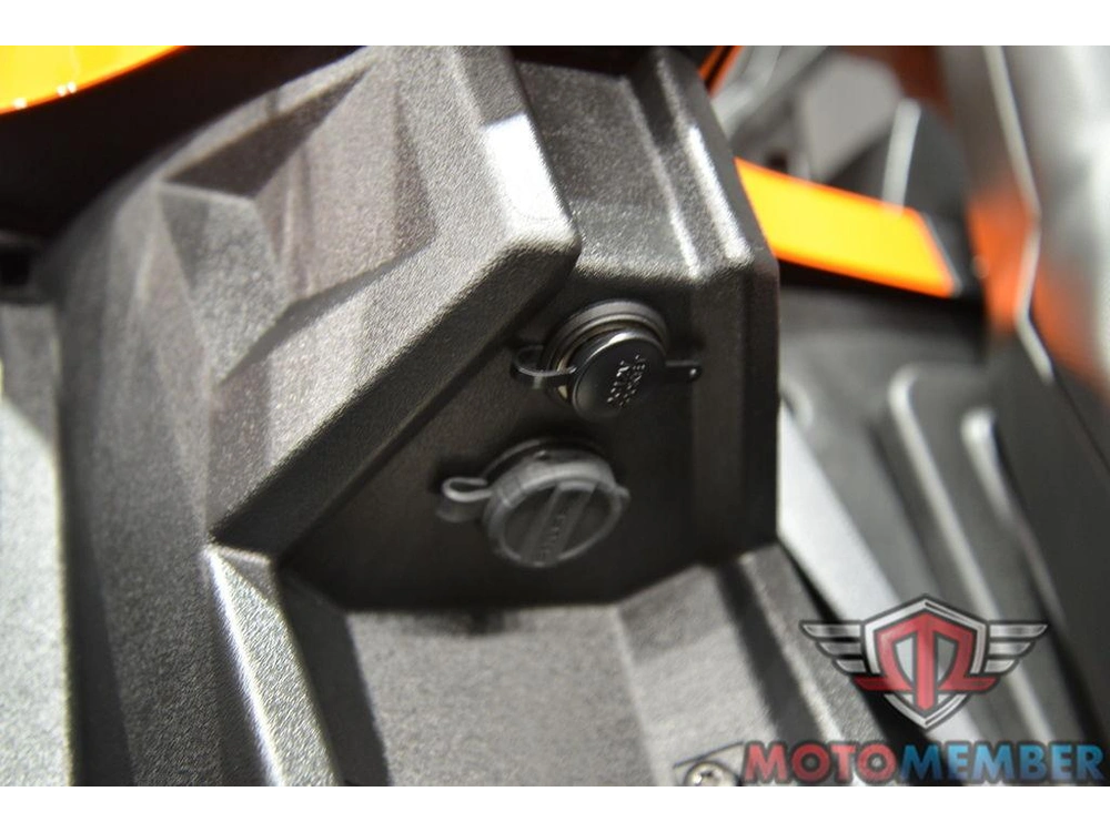 2024 Slingshot Slingshot® Sl Volt Orange alt