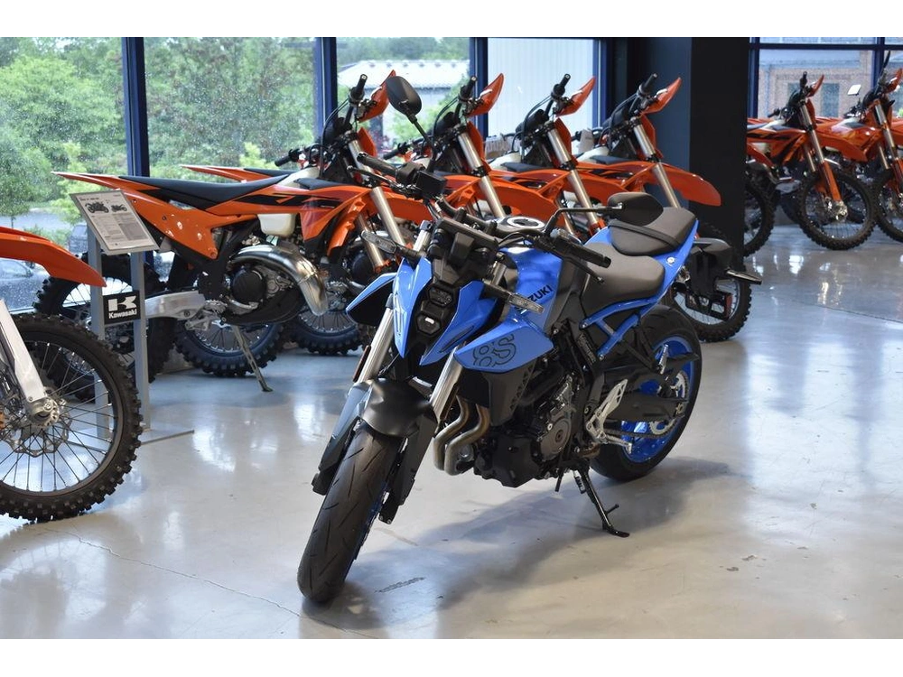 2024 Suzuki Gsx-8s alt