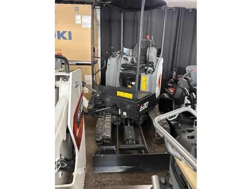 BOBCAT E20  2025