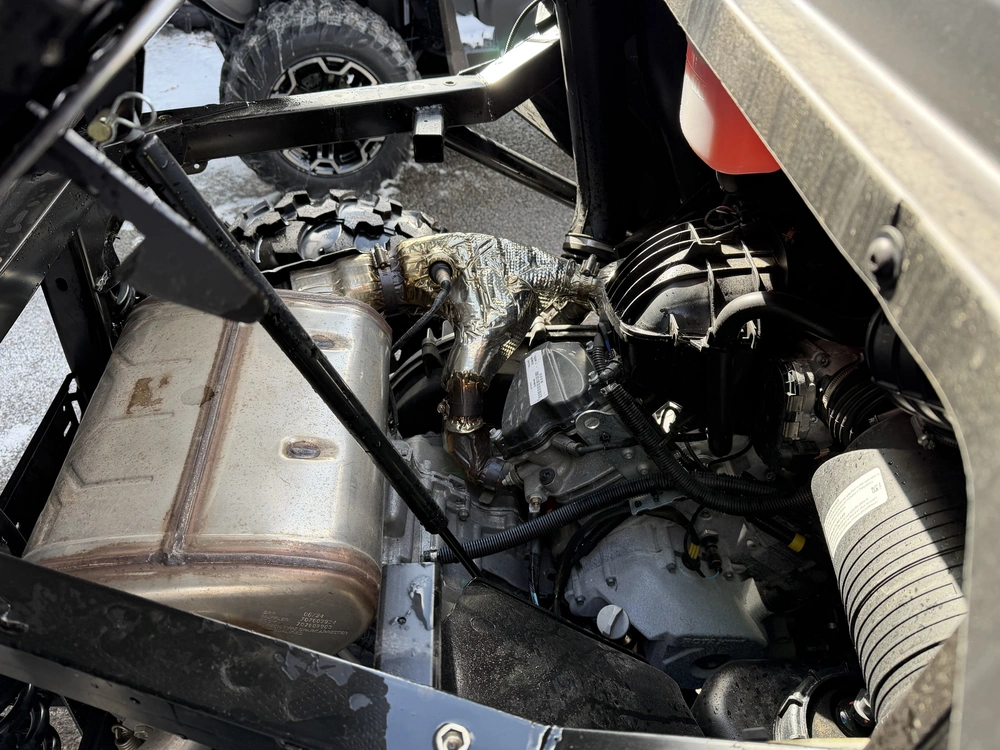 2025 Brp Commander Max Dps 1000r alt