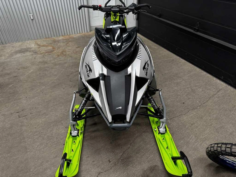 Arctic Cat M 8000 154 A1 2020 alt