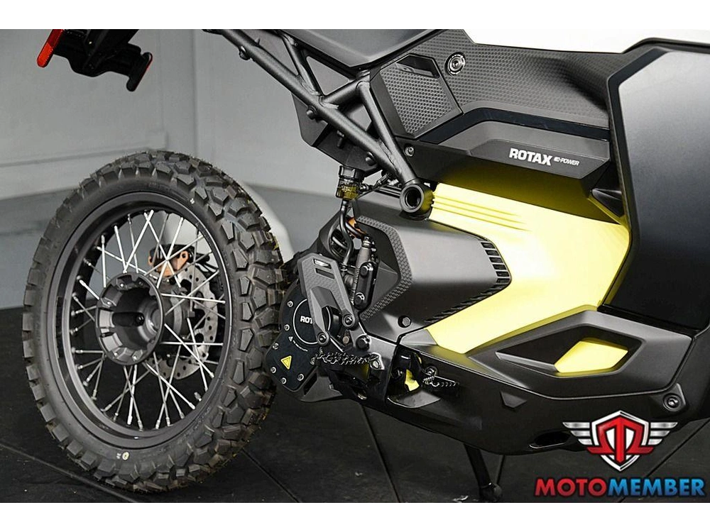 2025 Can-am Origin White alt