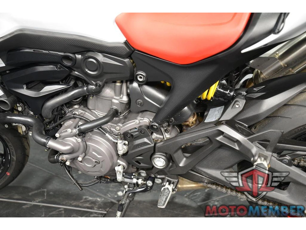 2024 Ducati Monster Plus Iceberg White alt