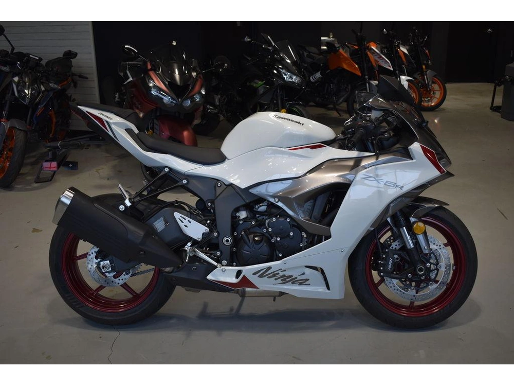 2025 Kawasaki Ninja® Zx™-6r alt