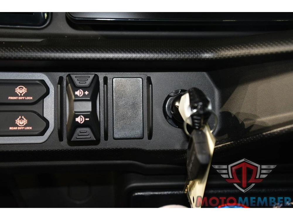 2026 Can-am Defender Limited Hd11 alt