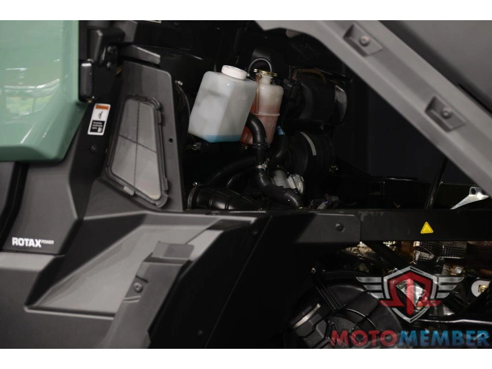 2025 Can-am Defender Dps Cab Hd9 Compass Green alt