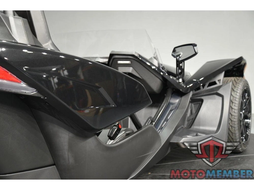 2025 Slingshot Slingshot® S Autodrive Jet Black alt