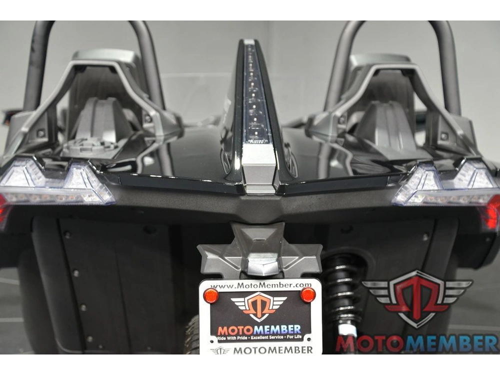 2024 Slingshot Slingshot® S W/ Technology Package I Jet Black alt