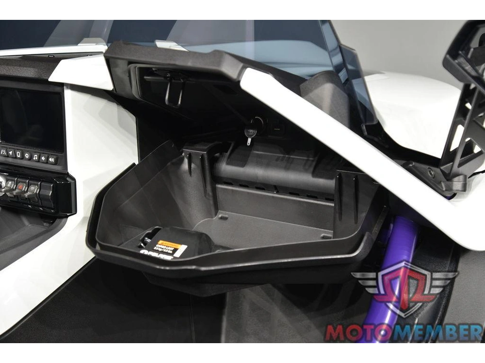 2024 Slingshot Slingshot® R Autodrive Purple Lightning alt