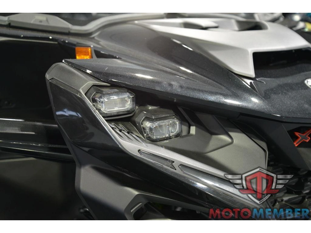 2025 Can-am Maverick R Max X Rs alt