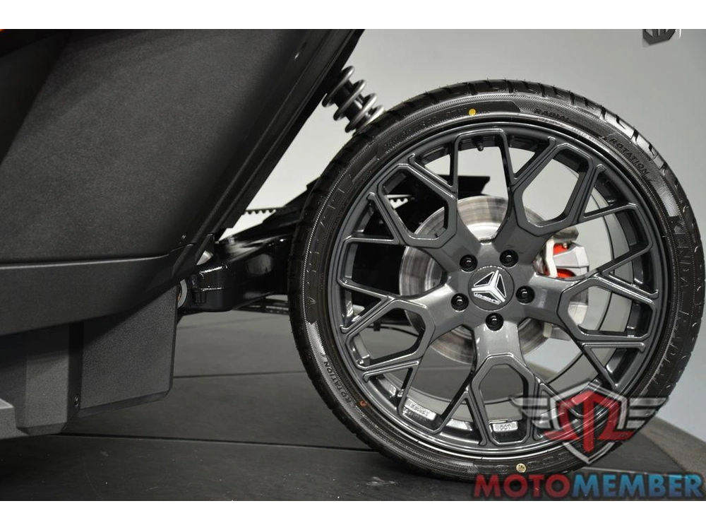 2024 Slingshot Slingshot® Sl Volt Orange alt