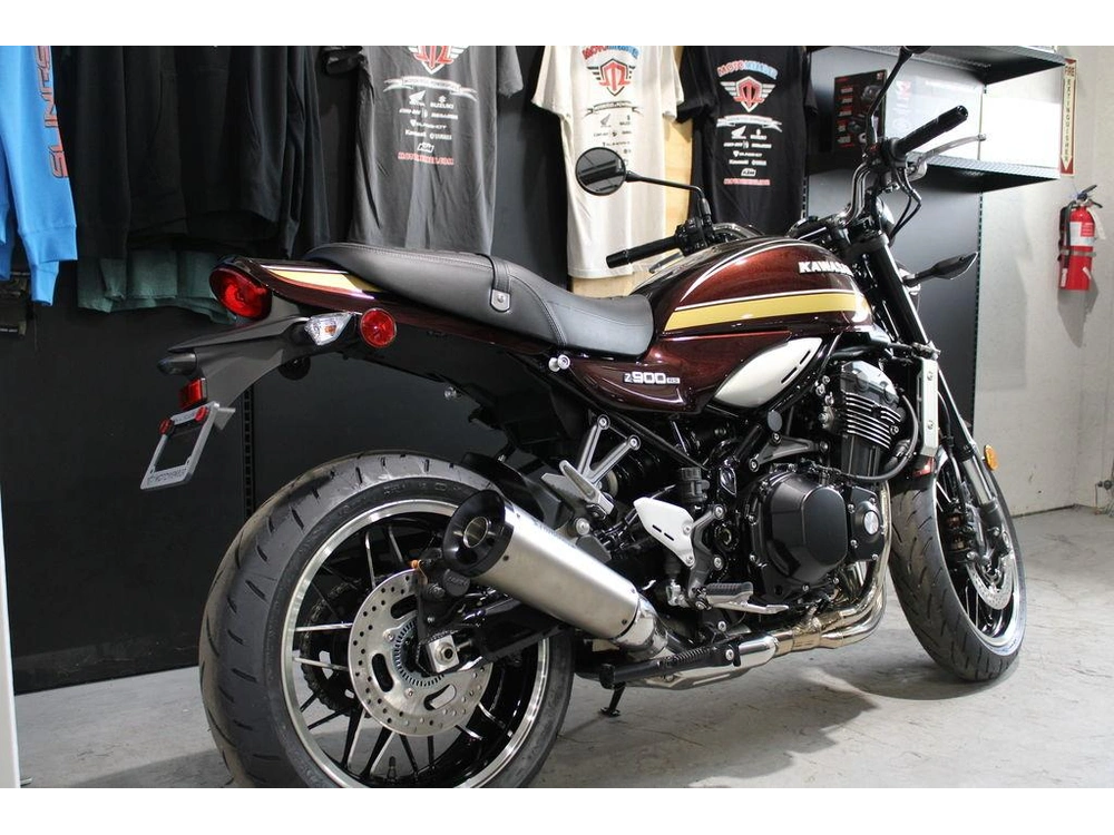 2025 Kawasaki Z900rs Abs alt