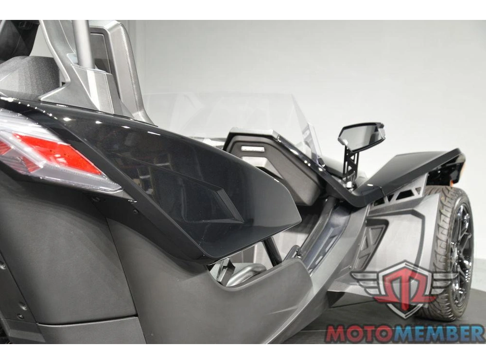 2024 Slingshot Slingshot® S W/ Technology Package I Jet Black alt