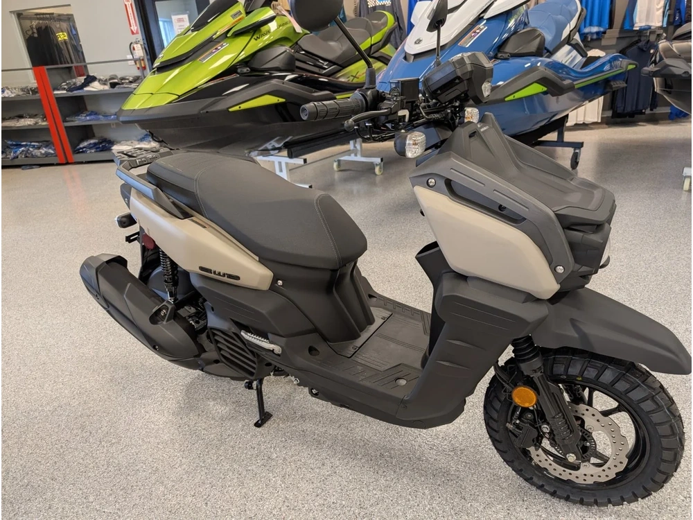 2024 Yamaha 125 alt