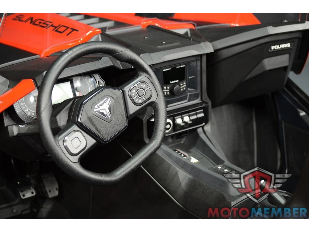 2025 Slingshot Slingshot® S Autodrive Slingshot Red alt