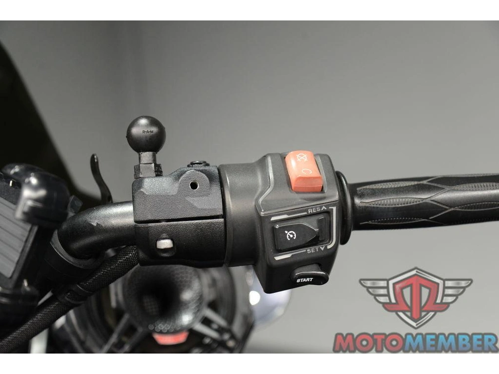 2017 Can-am Spyder® F3 6-speed Semi-automatic (se6) alt