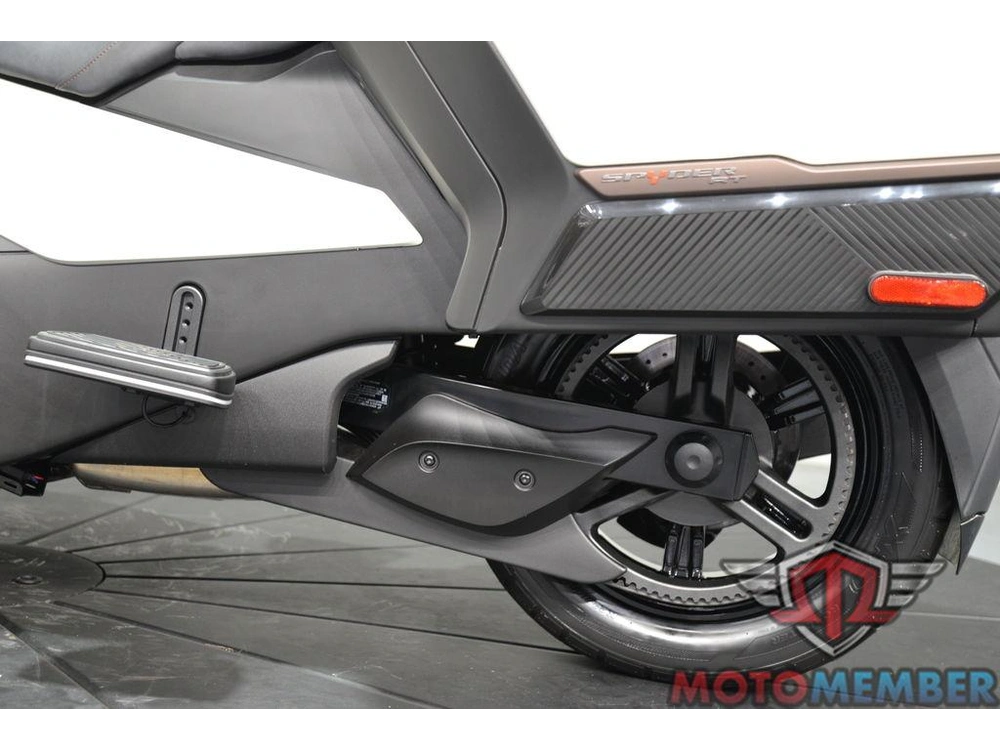 2025 Can-am Spyder Rt Sea-to-sky alt