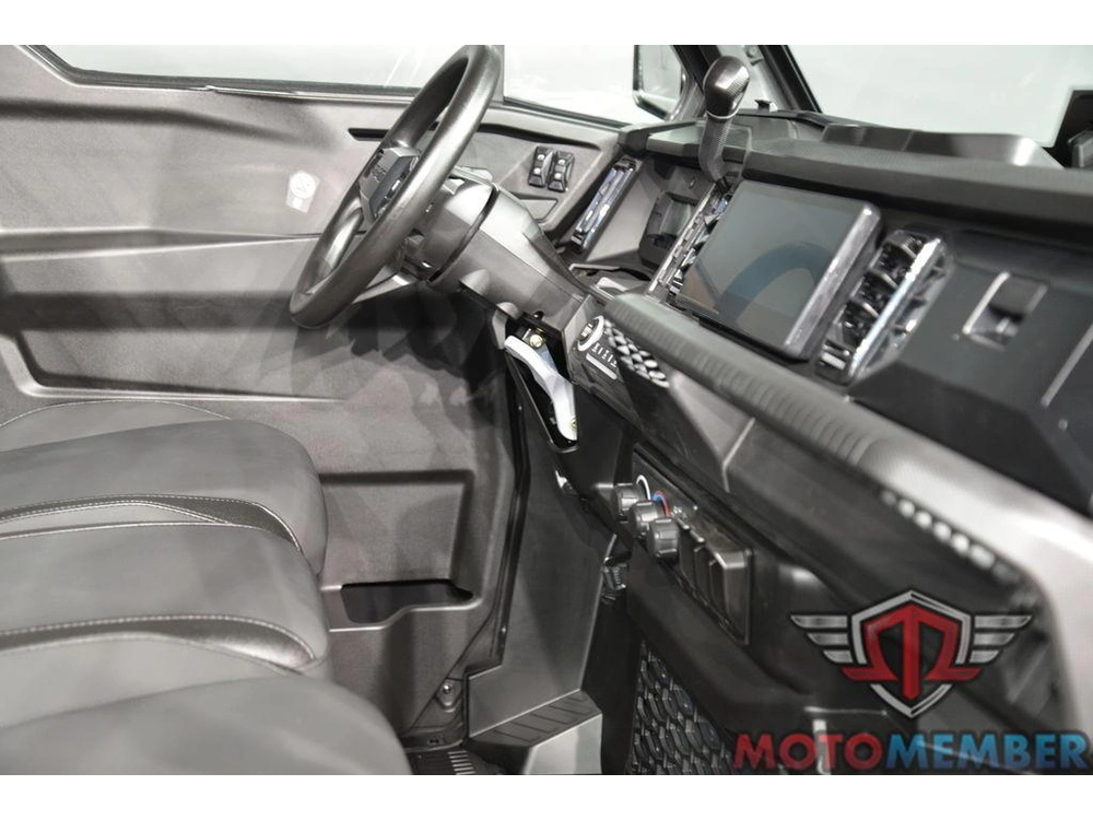 2026 Can-am Defender Max Xt Cab Hd11 With 10.25 In.display Dark Wildland Camo alt