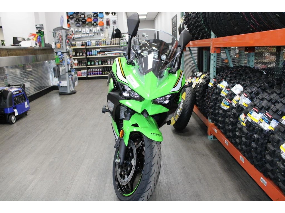 2025 Kawasaki Ninja® 500 Krt Edition alt