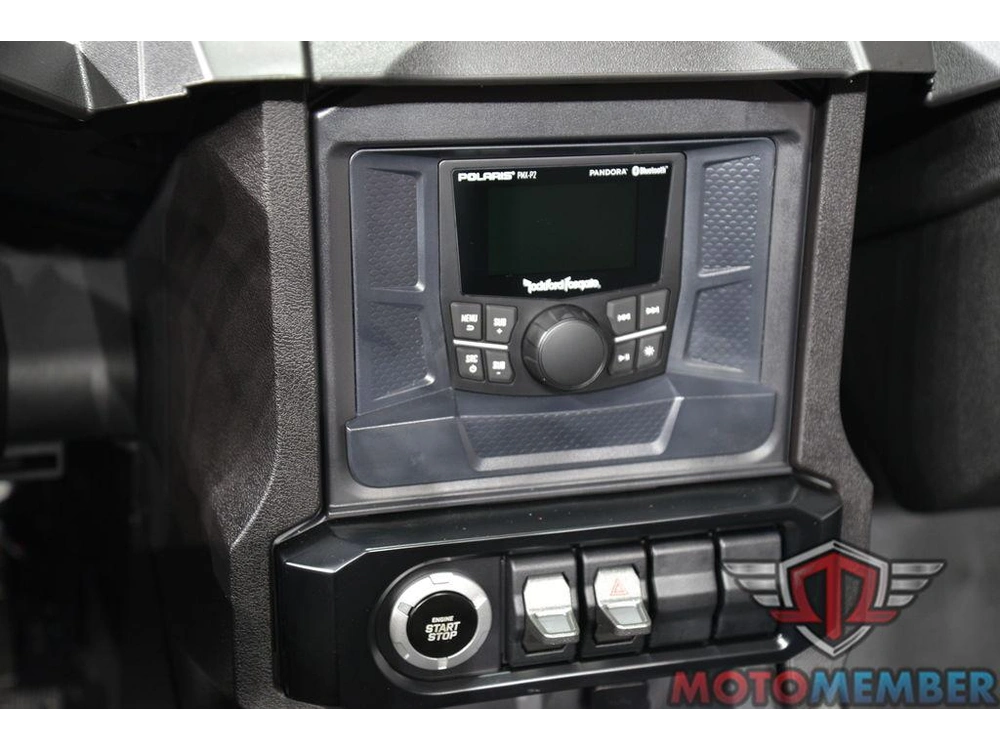 2025 Slingshot Slingshot® S Slingshot Red alt