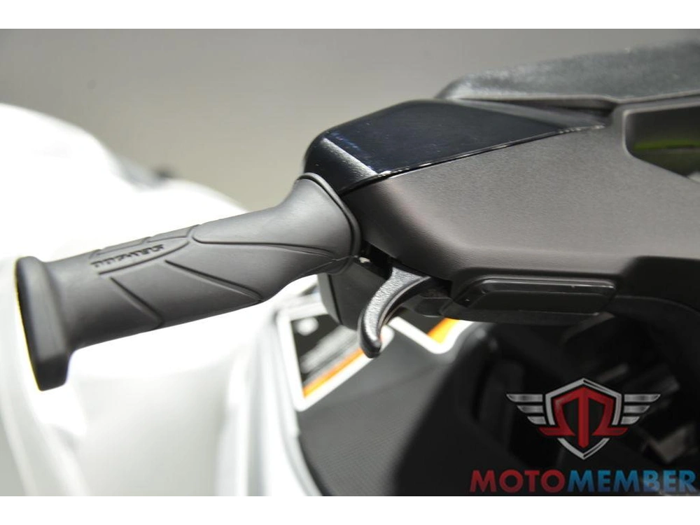 2026 Sea-doo Gtx™ Limited 325 White Pearl Premium alt