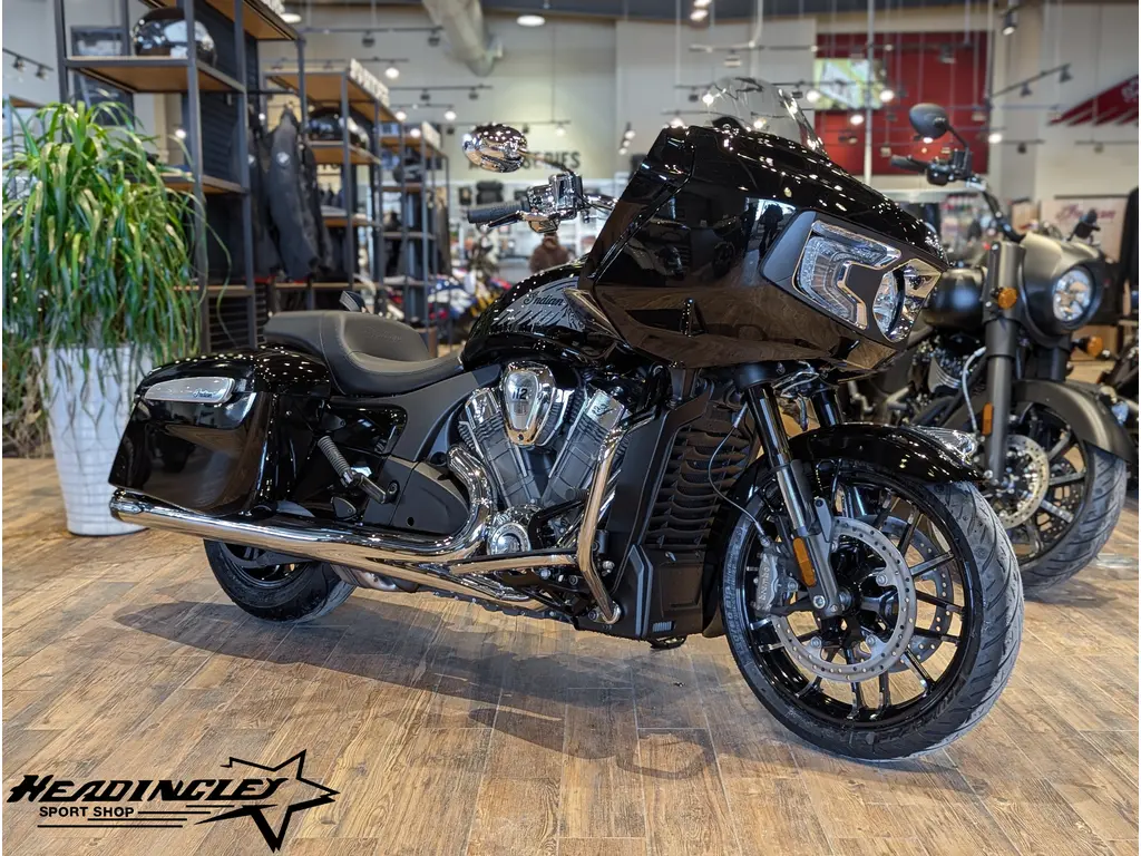 2026 Indian Motorcycle Challenger Limited 112 // Black Metallic w/ S&S Exhaust