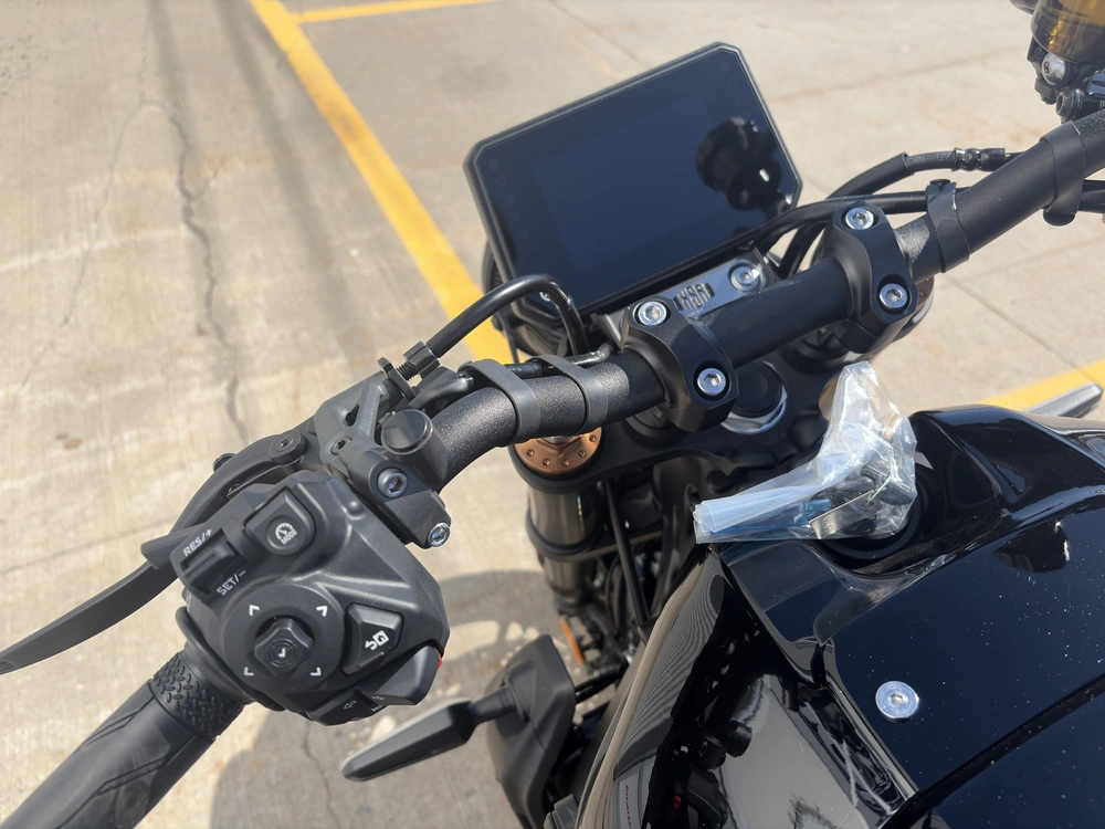 2026 Yamaha Xsr900 alt