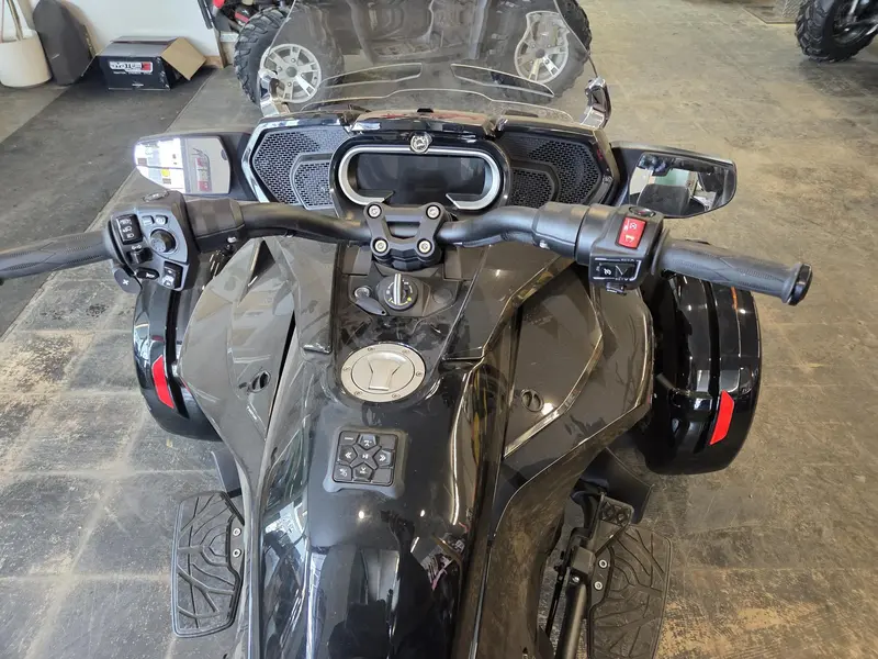 Can-Am SPYDER F3 LIMITED 1000 KM 2023