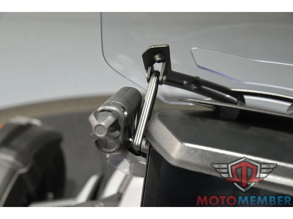 2025 Can-am Canyon alt