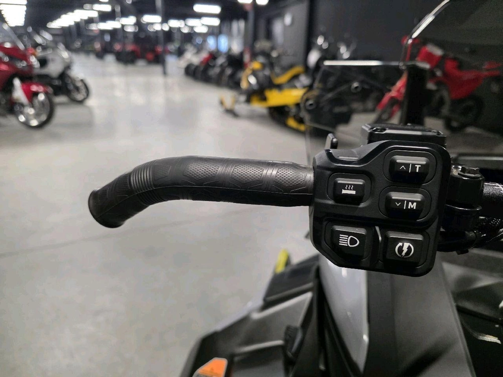 Ski-doo Renegade Adrenaline 900 Ace 2026 alt