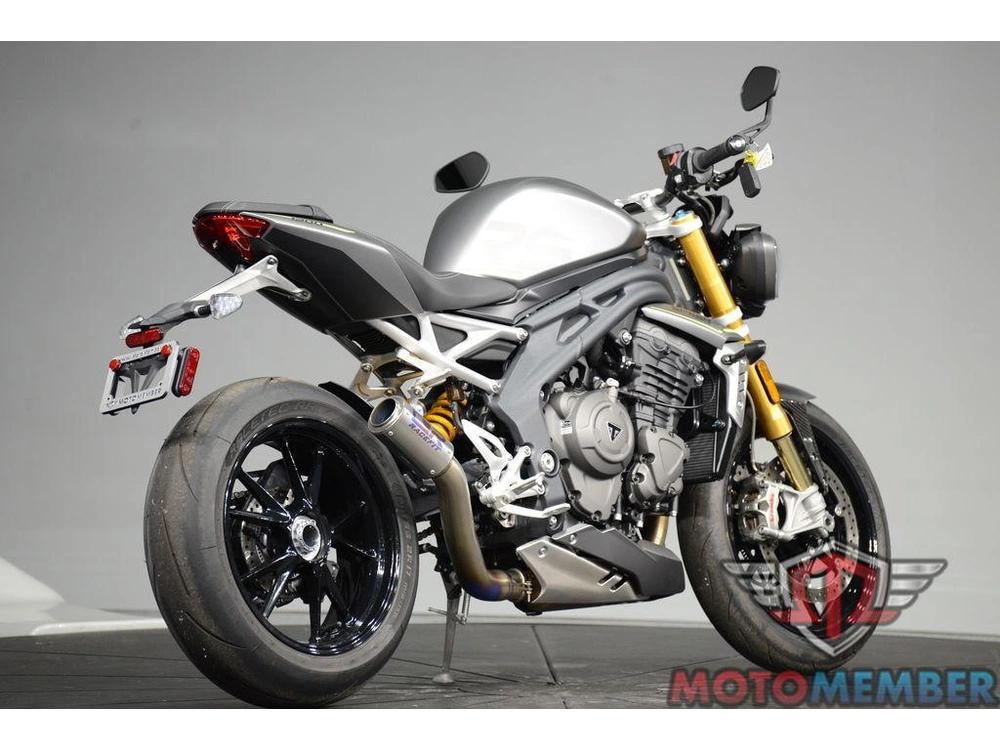 2022 Triumph Speed Triple 1200 Rs Matte Silver Ice alt