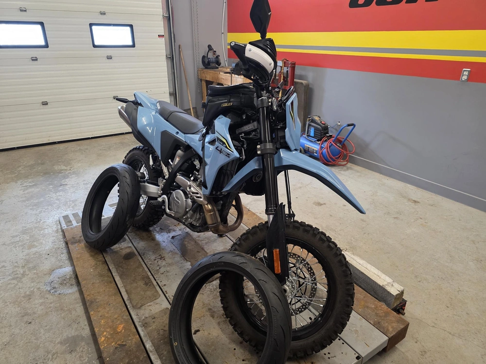 2025 Suzuki Dr-z4 Supermoto alt