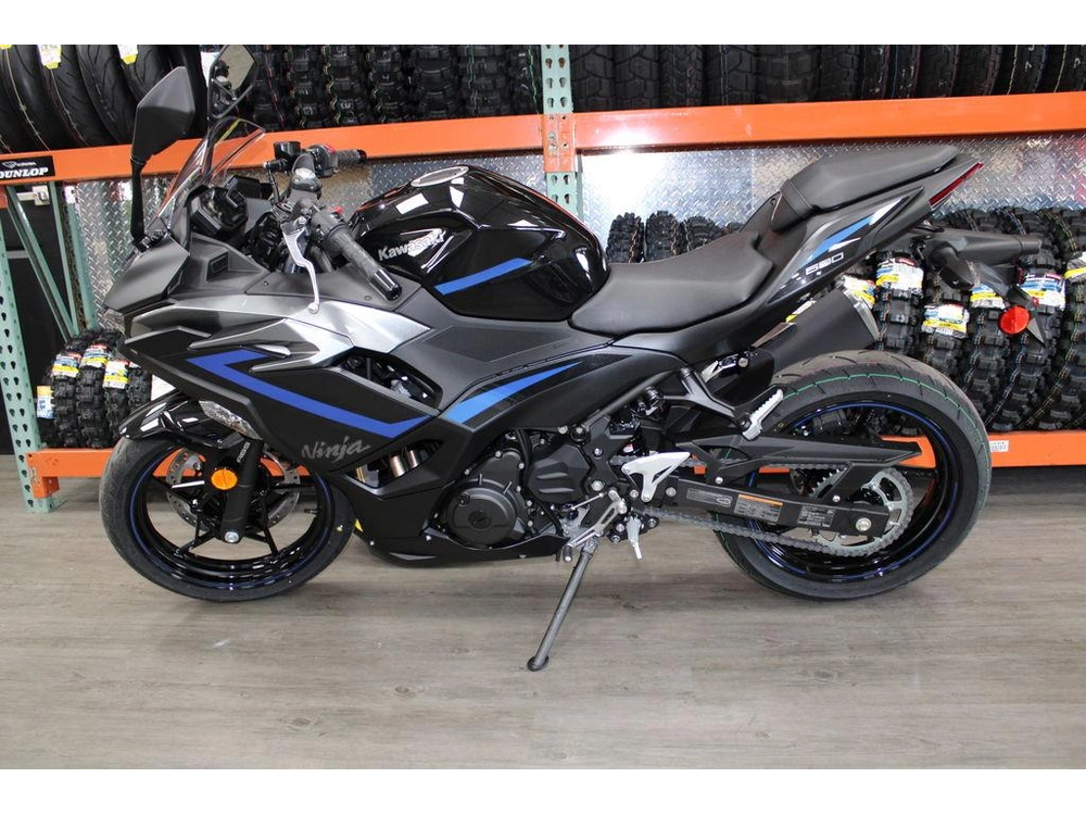 2025 Kawasaki Ninja® 500 Se Abs alt