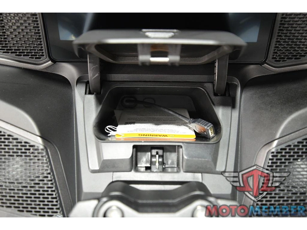 2026 Can-am Spyder Rt alt