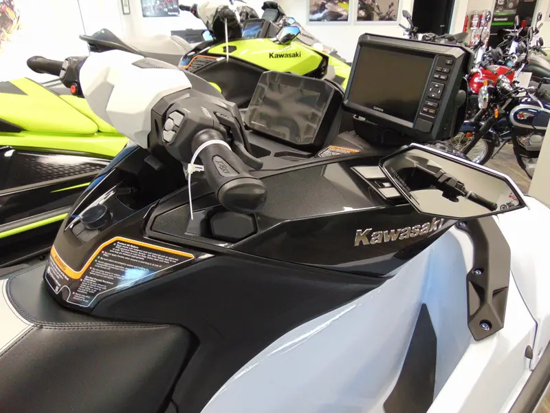 2025 Kawasaki ULTRA 160LX-S ANGLER thumbnail 4