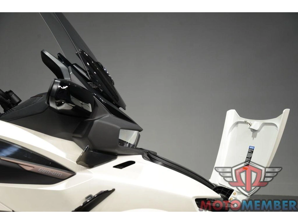 2025 Can-am Spyder Rt Sea-to-sky alt