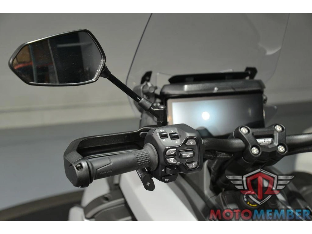 2026 Can-am Canyon alt