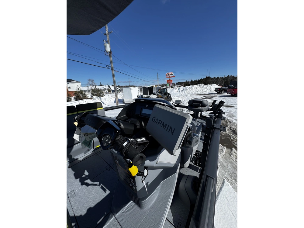 2026 Sea-doo Switch Fish 21' 230hp alt