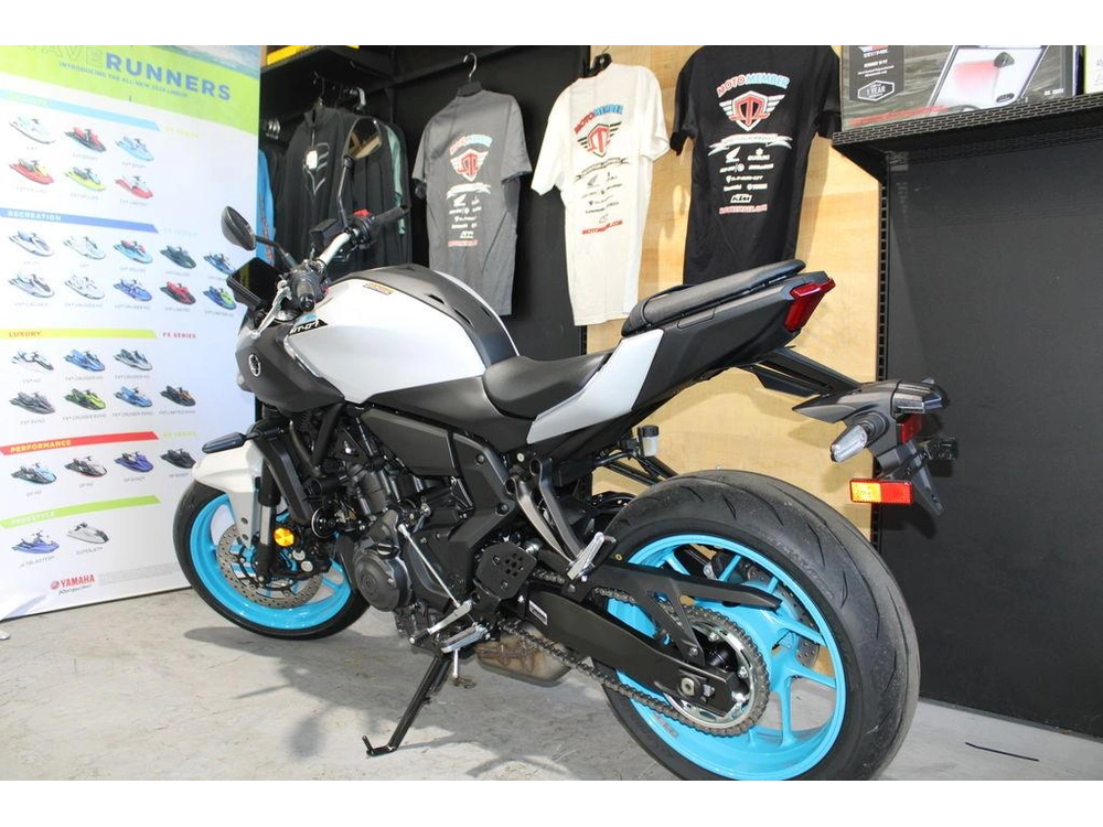 2025 Yamaha Mt-03 alt